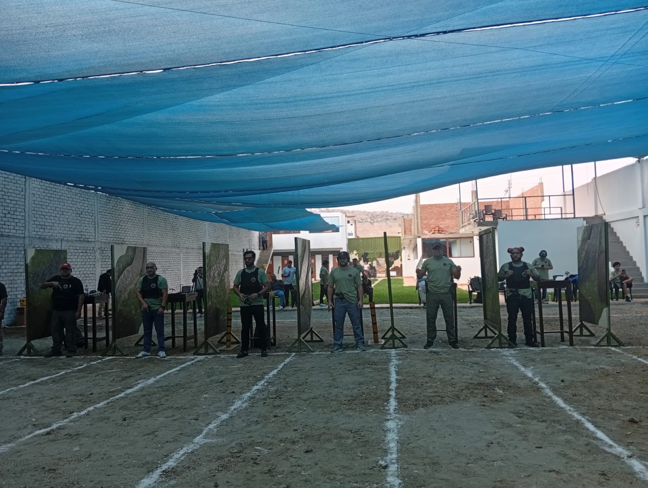 Usuarios en los carriles de práctica de Luz Roja